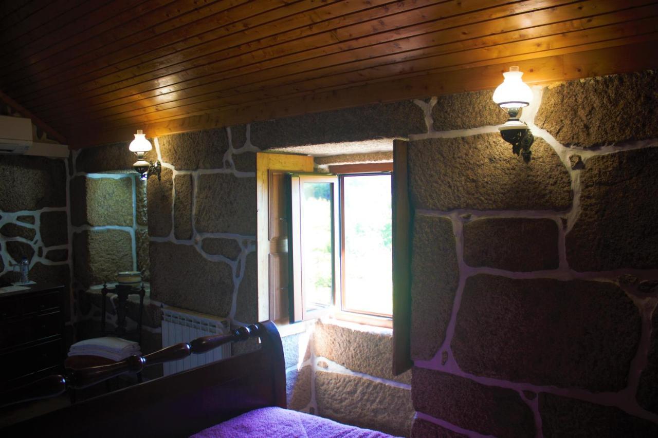 Гостевой дом Casa Da Cainha - Turismo Rural Мондин-ди-Башту Экстерьер фото